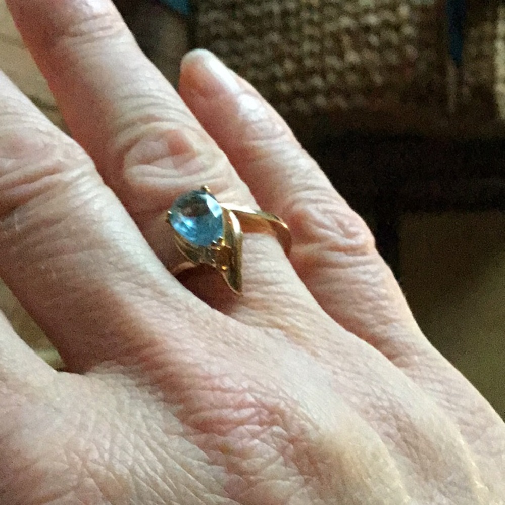 Blue stone ring